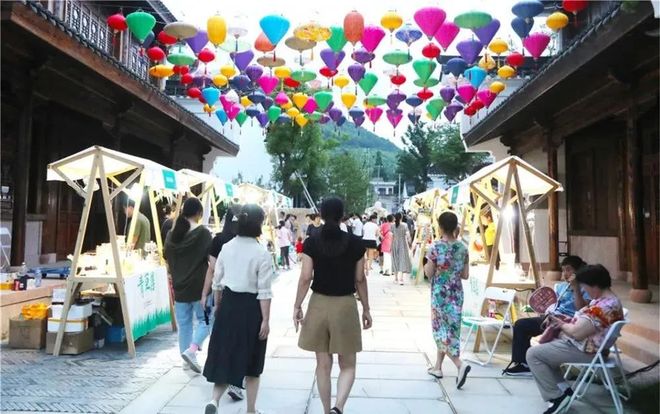 特色街區(qū) I 舊巷煥新貌的青草巷文化街區(qū)開業(yè)在即